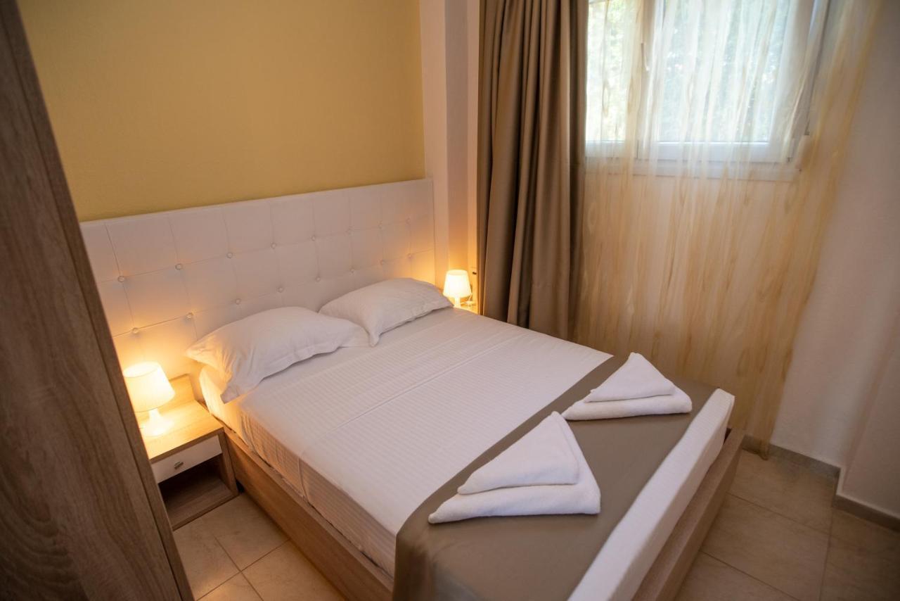 Lagaria Apartments Афитос Екстериор снимка