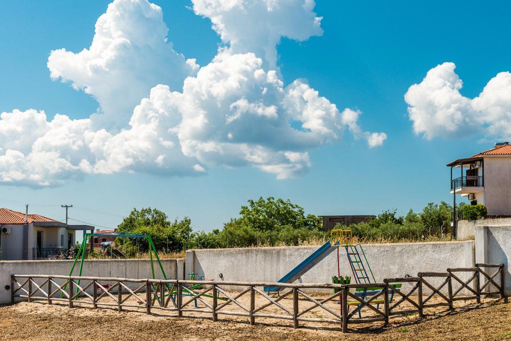 Lagaria Apartments Афитос Екстериор снимка